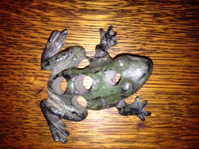 FLEA MARKET SALE 3 Vintage Glass Floral Frogs