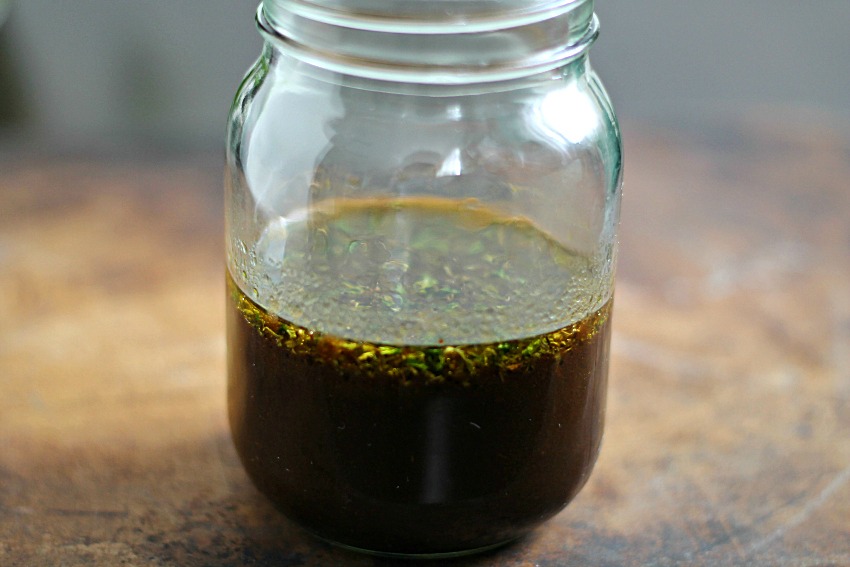 Vinaigrette dressing in a mason jar