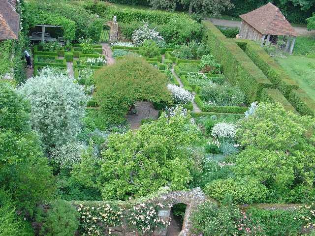 Image of Sissinghurst White Garden