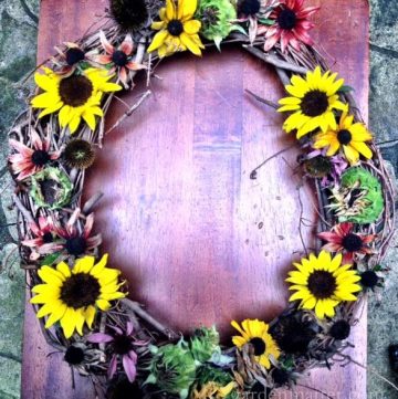 Sunflower wreath for the birds