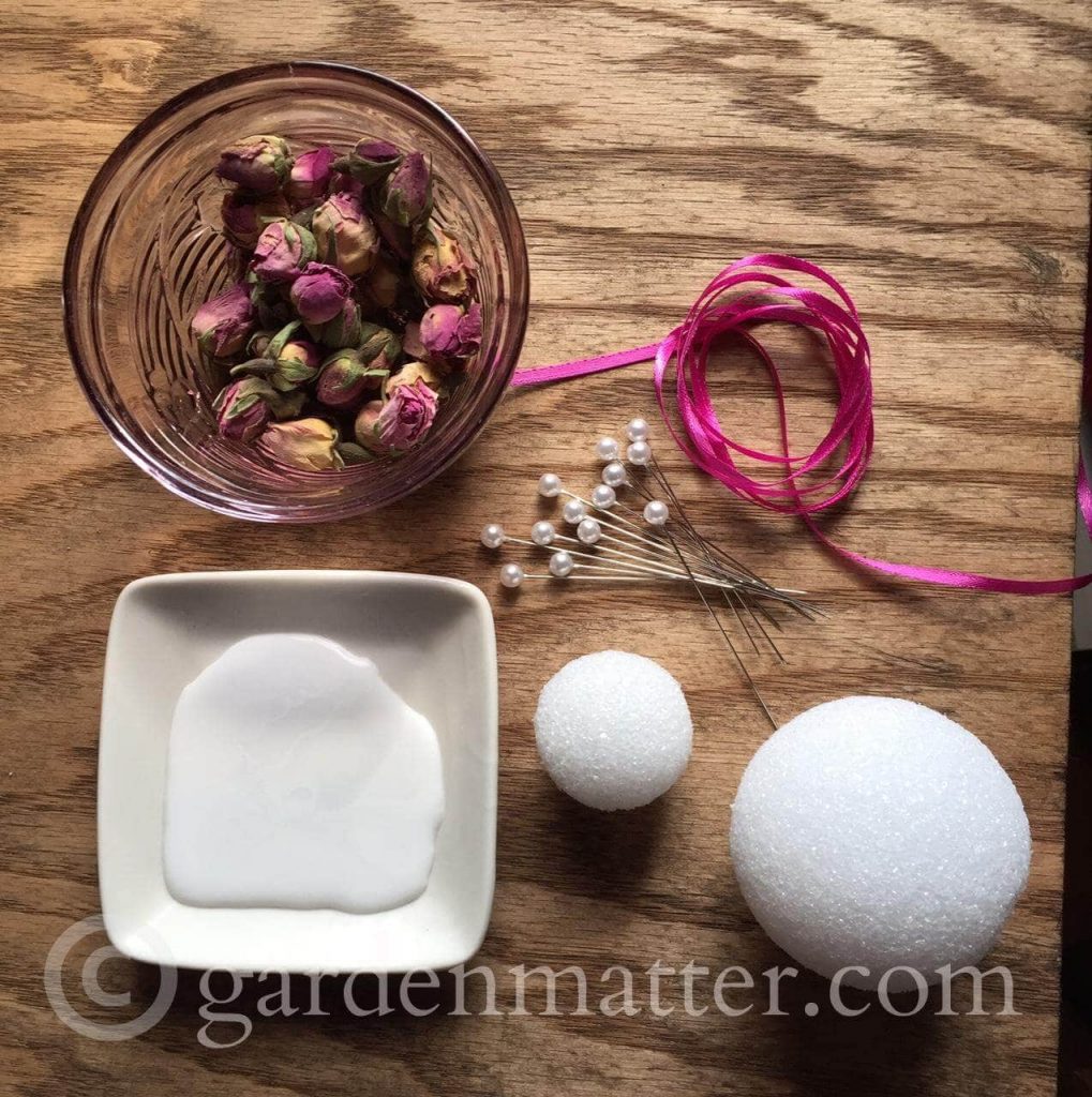 Learn how to make rosebud ornaments to hang on your Christmas tree. They are easy to make and add a nice scent to the room.. ~ gardenmatter.com