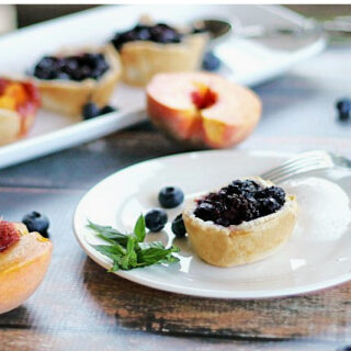mini-muffin pies with blueberrie