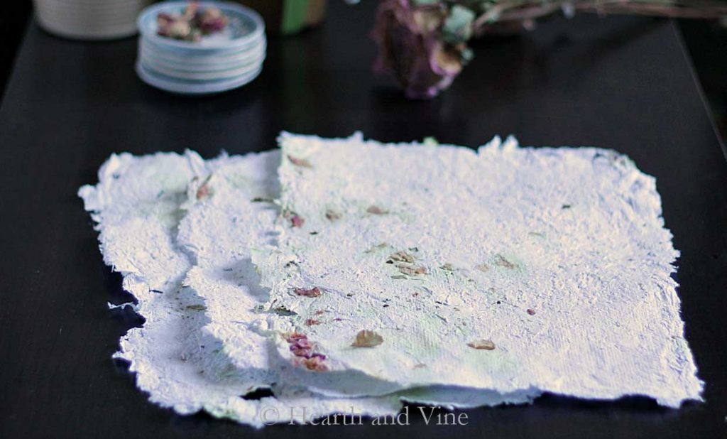 How to Make Handmade Paper with Pressed Flowers and Dried Flowers