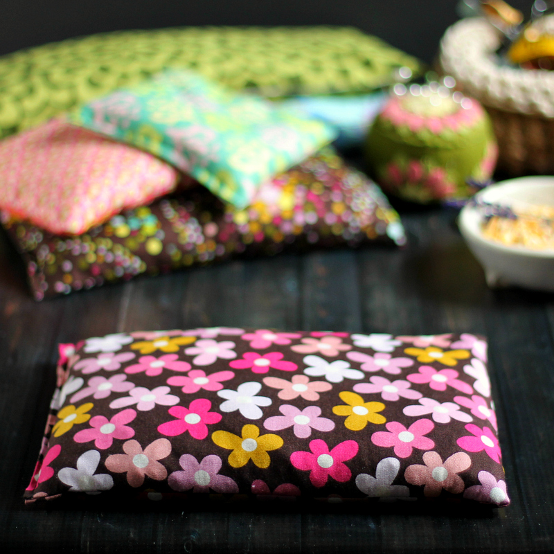 Floral and other microwavable corn heating pads