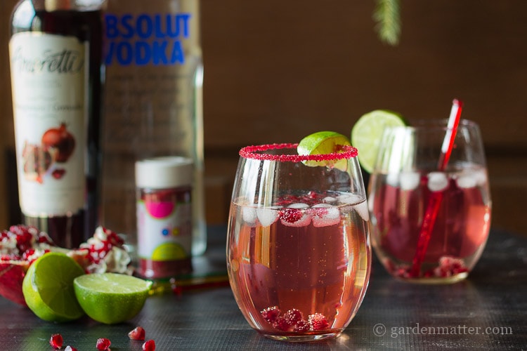 A fun recipe for a Moscow Pom Cocktail.