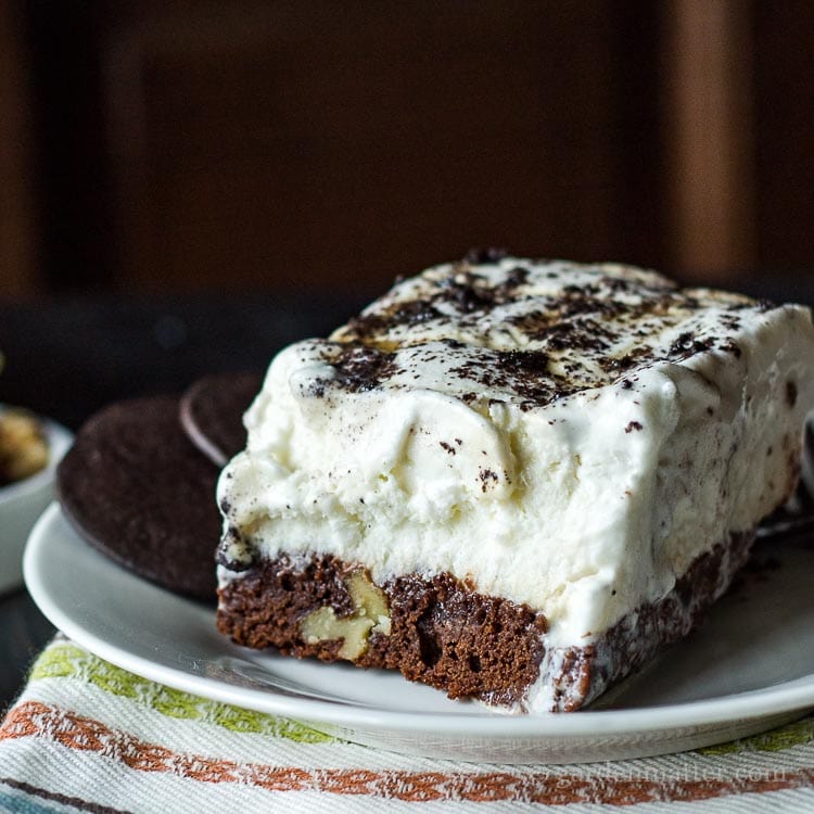 Ice cream cake with a brownie base