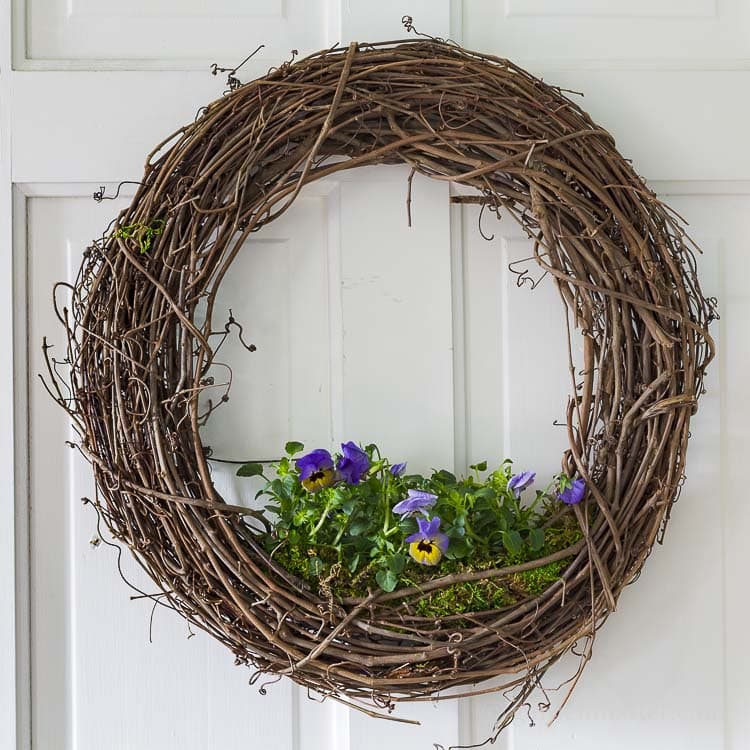 How To Make A Wild Grapevine Wreath