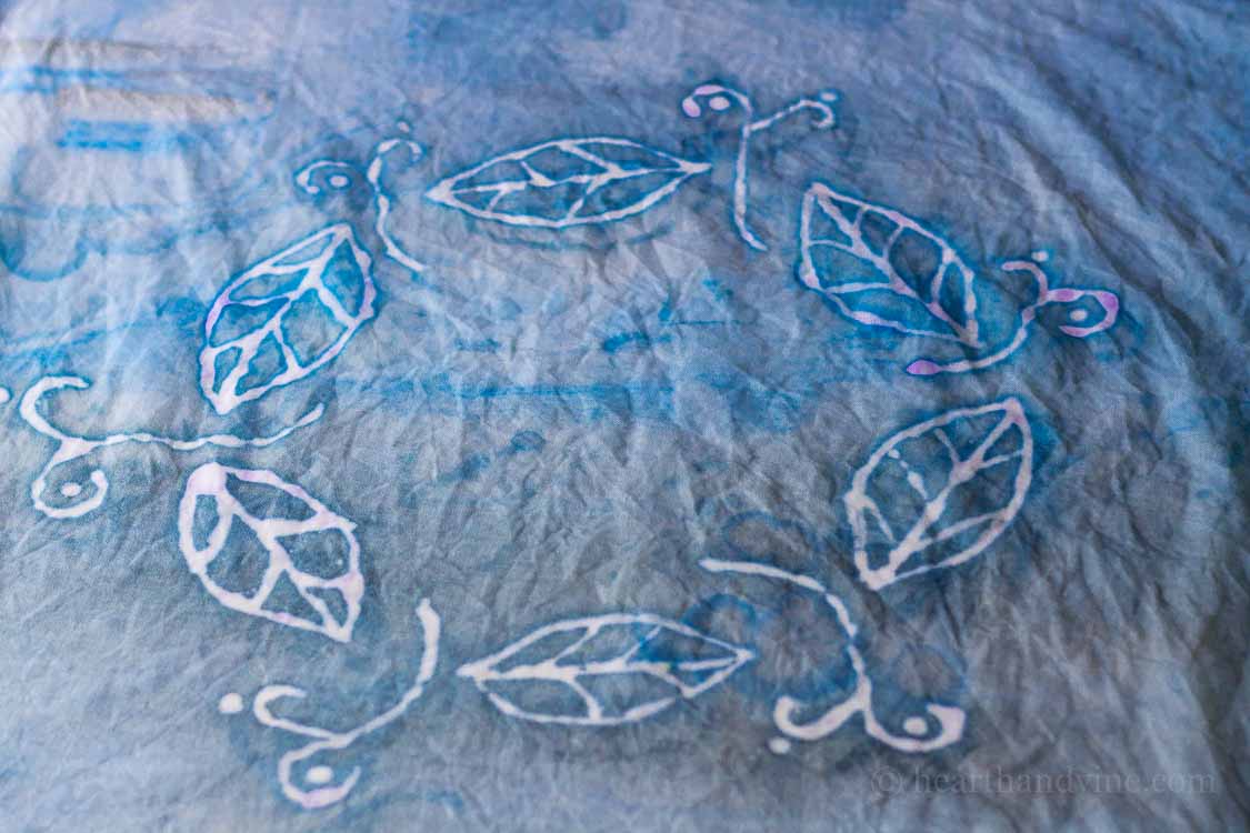  Batik  Fabric Art with Glue Creates a Beautiful Wall Hanging