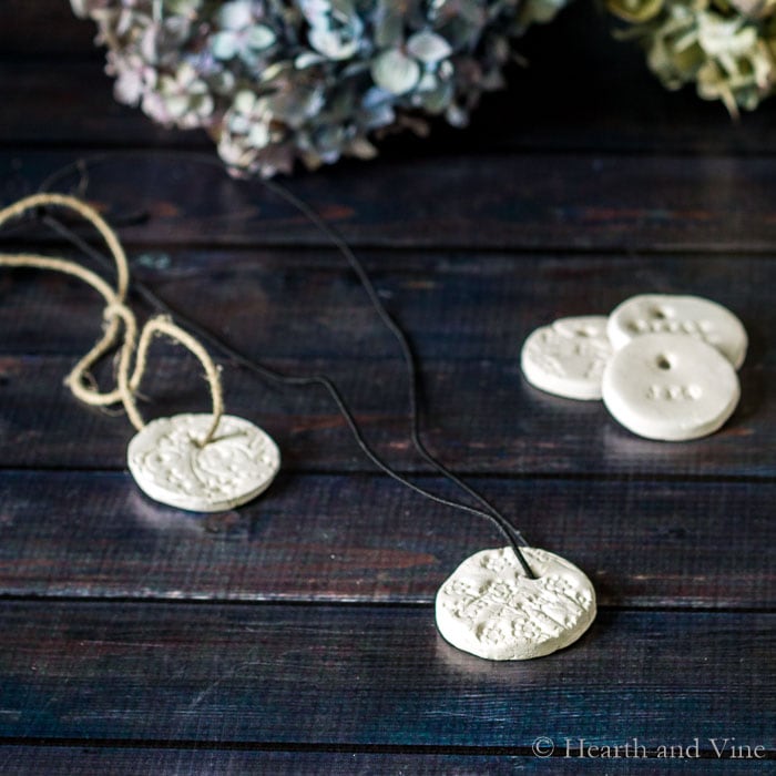 diffuser necklaces for essential oils