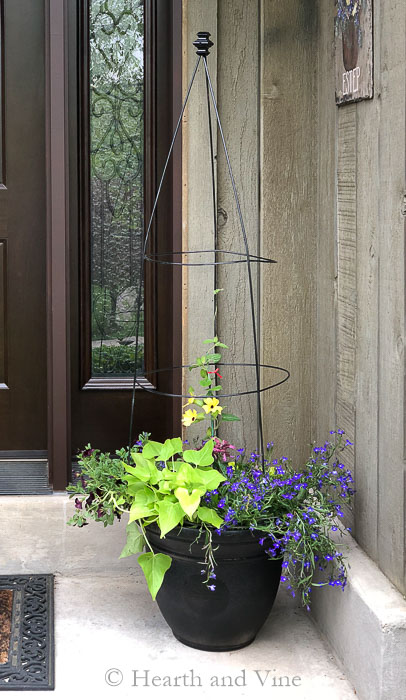 Flower pot trellis on right side of porch