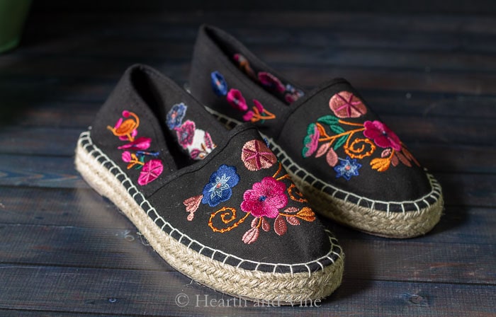 Embroidered espadrilles