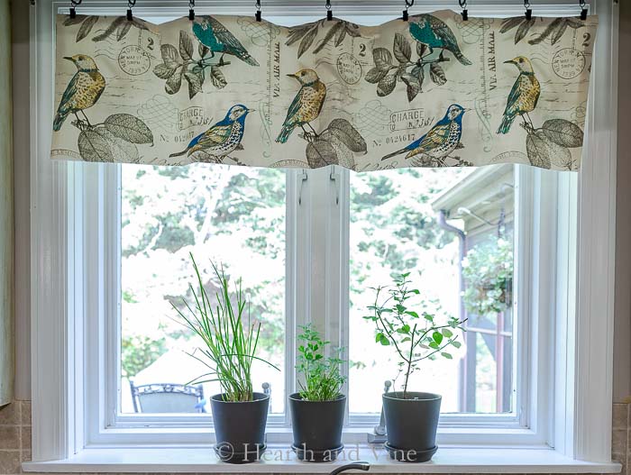 Kitchen window valance