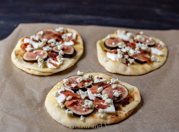 fig bacon and blue cheese pizza prep