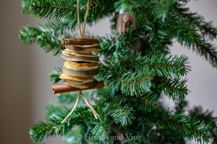 Stacked dried fruit Christmas decoration