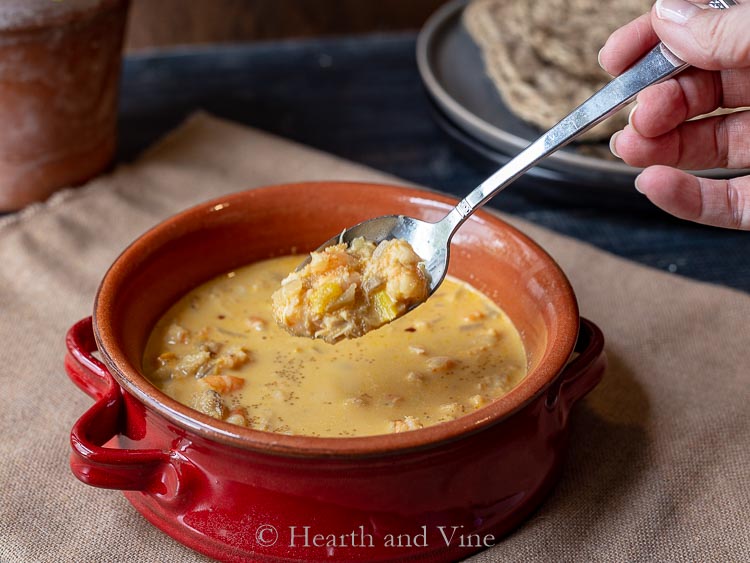 Spoonful of shrimp and crab amaranth soup