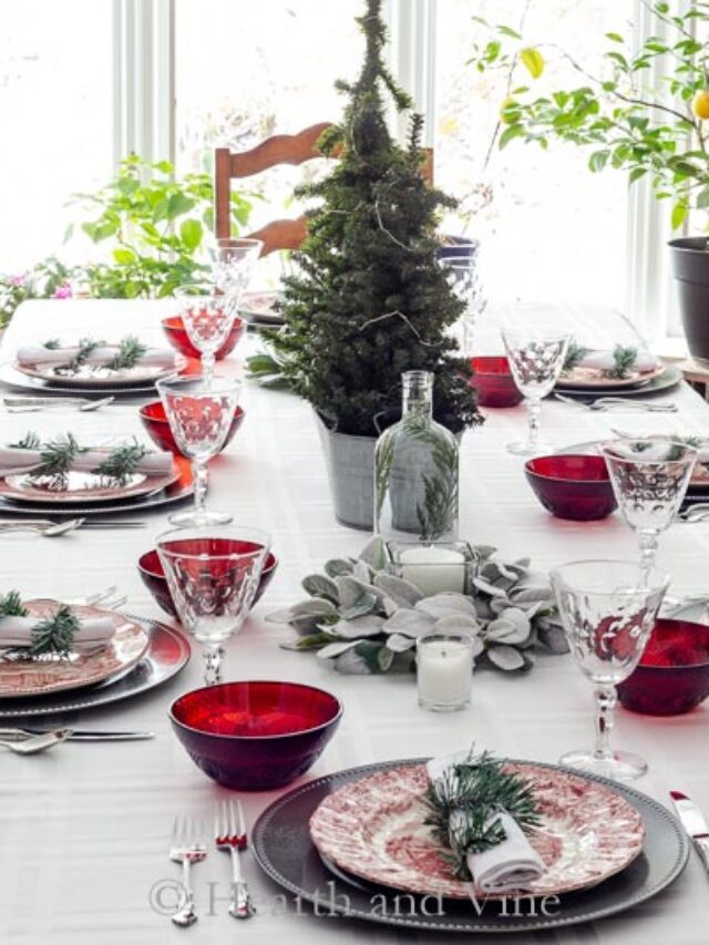 DIY Christmas Centerpieces and Tablescapes