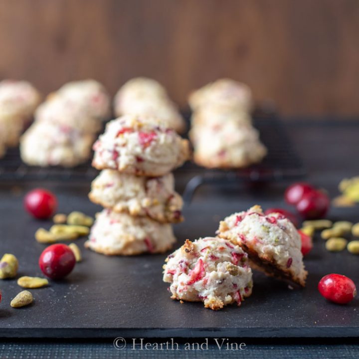 Fresh cranberry and pistachio cake cookies