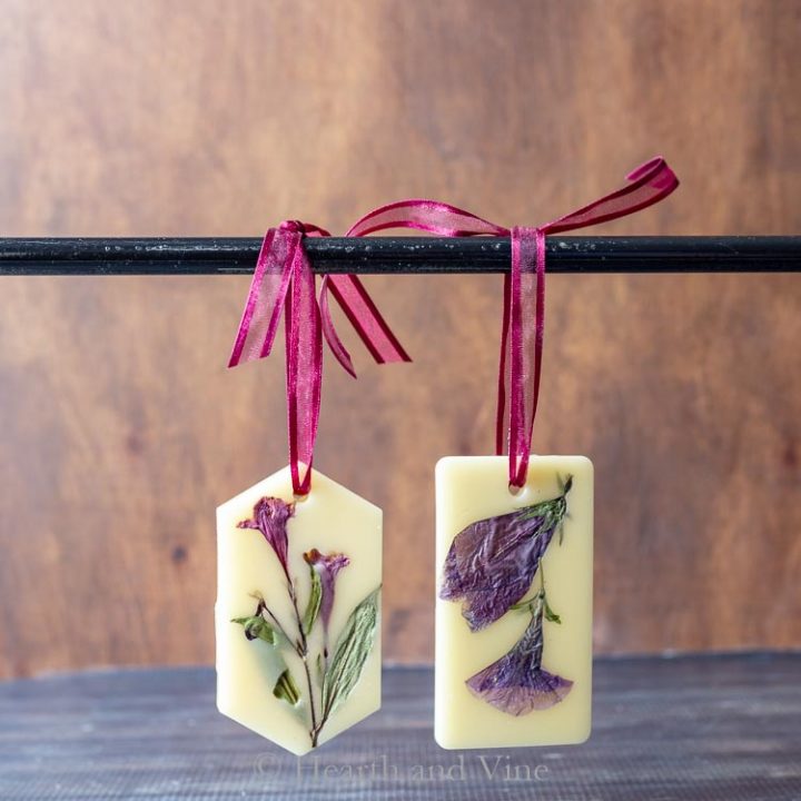 Easy Scented Wax Sachets You Can Make for Gifts