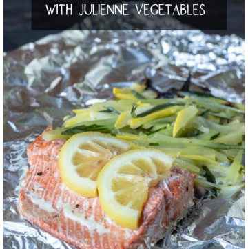 Salmon foil dinner with vegetables
