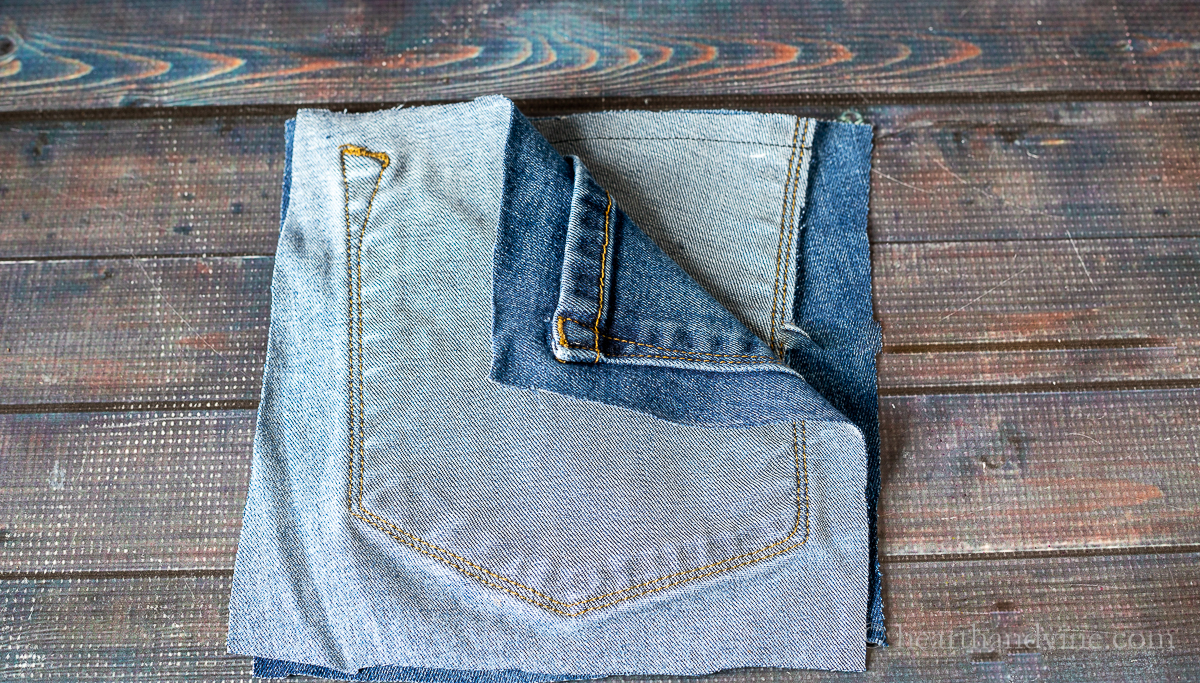 DIY Crossbody Bag by Recycling an Old Pair of Jeans