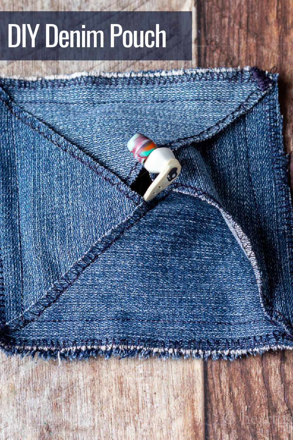 How to Make a Denim Pouch by Recycling Old Jeans