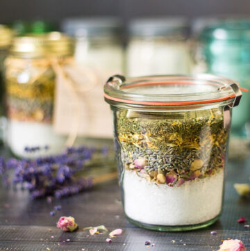 Herbal baths salts in a Weck jar.