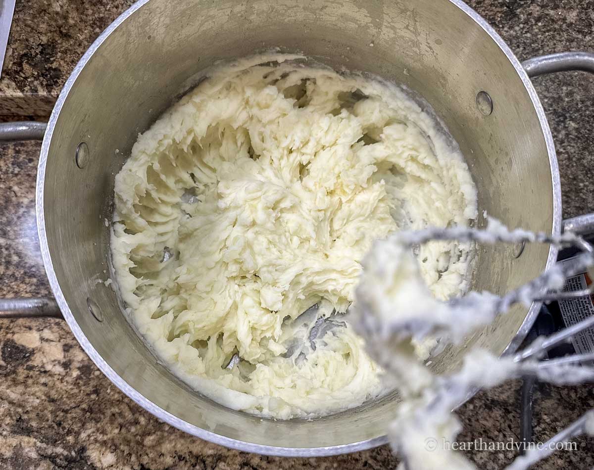Mashed potatoes in a pan.