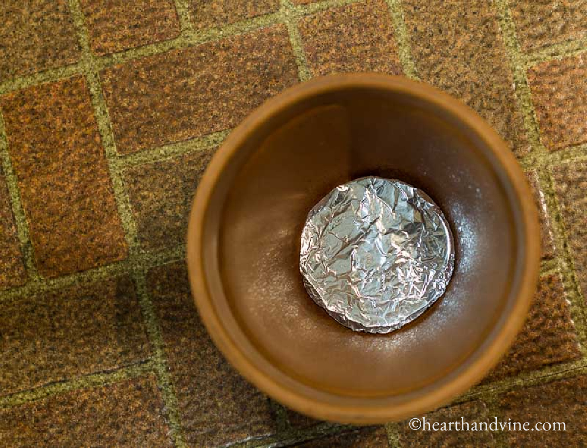Foil in bottom of pot.