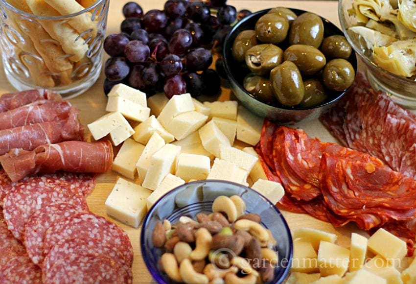 An antipasto tray can take so of the pressure off when entertaining. It offers a variety of treats for your guests to nibble on over a cocktail and looks beautiful on the table. Read more for some tips ideas on this creative culinary dish.