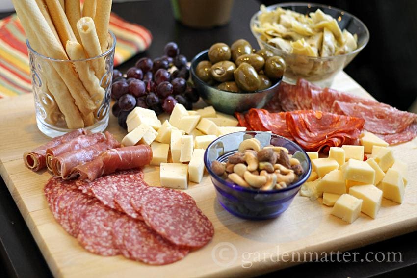 An antipasto tray can take so of the pressure off when entertaining. It offers a variety of treats for your guests to nibble on over a cocktail and looks beautiful on the table. Read more for some tips ideas on this creative culinary dish.